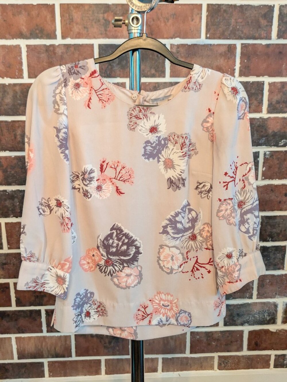 H&M Floral 3/4 Sleeve Blouse with Gold Back Zip Size 2